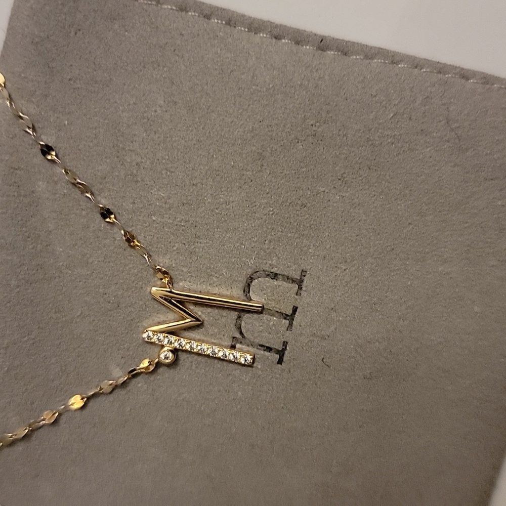 🎁M initial necklace